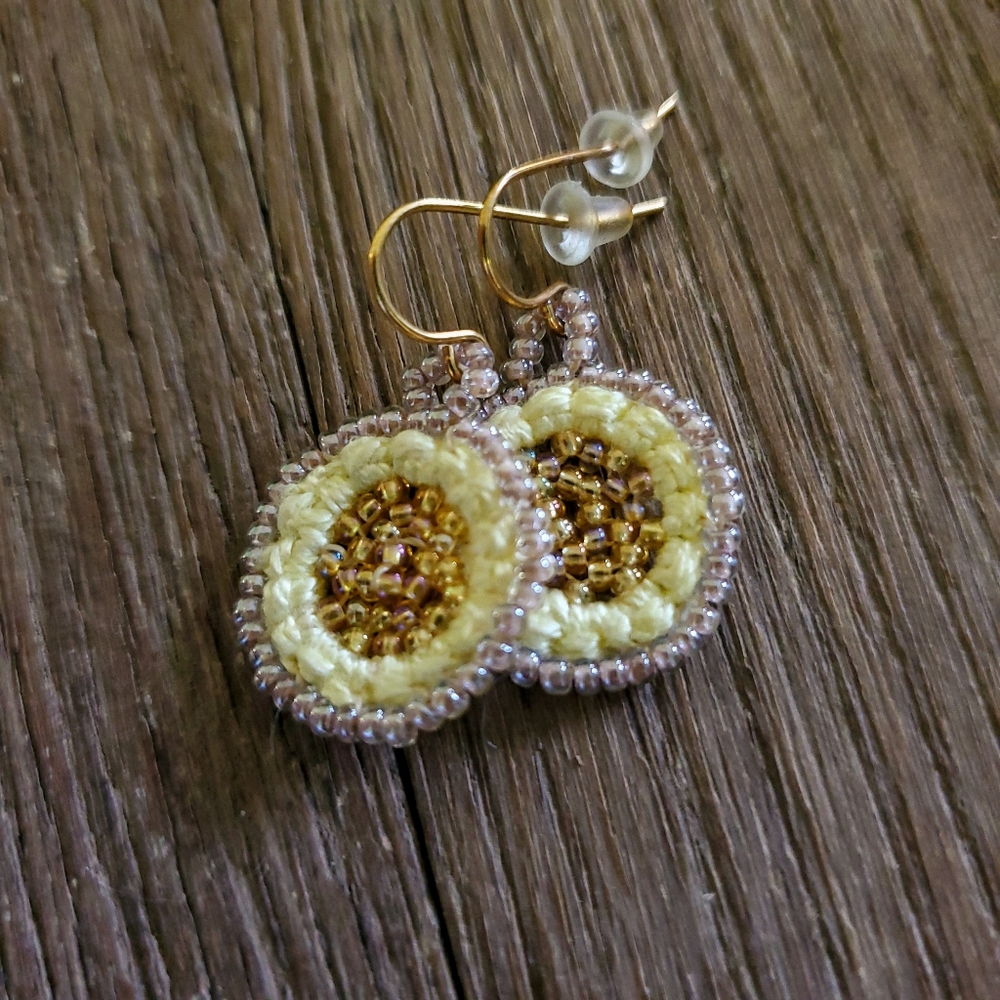 Ama peruvian beaded earing color flora